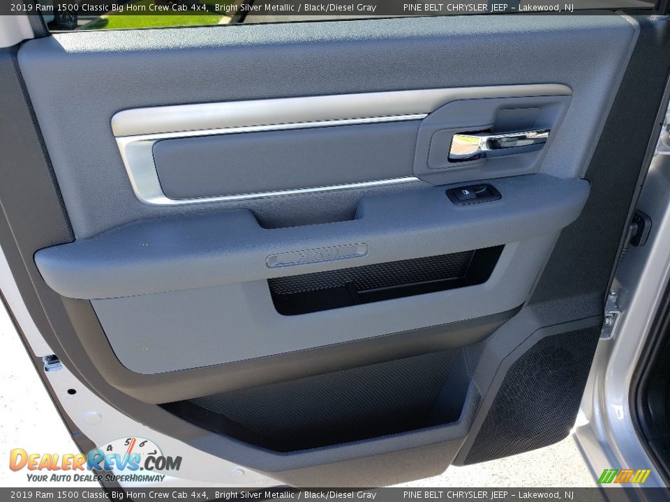 2019 Ram 1500 Classic Big Horn Crew Cab 4x4 Bright Silver Metallic / Black/Diesel Gray Photo #22