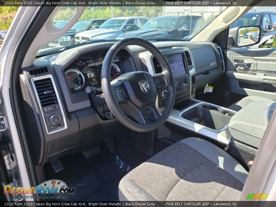 2019 Ram 1500 Classic Big Horn Crew Cab 4x4 Bright Silver Metallic / Black/Diesel Gray Photo #25