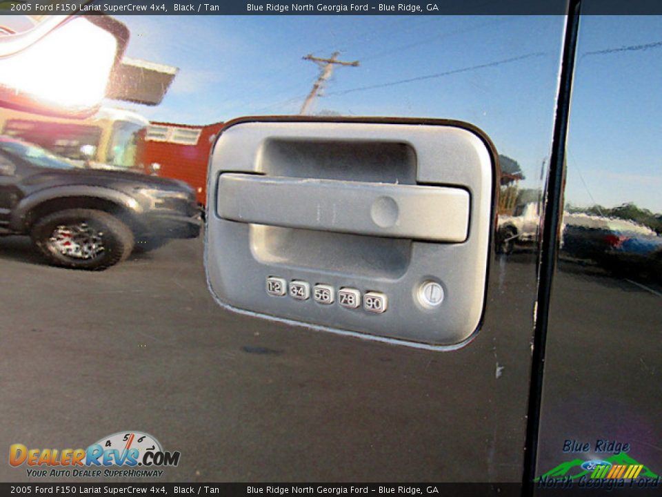 2005 Ford F150 Lariat SuperCrew 4x4 Black / Tan Photo #23