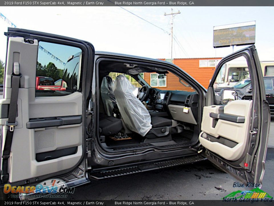 2019 Ford F150 STX SuperCab 4x4 Magnetic / Earth Gray Photo #12