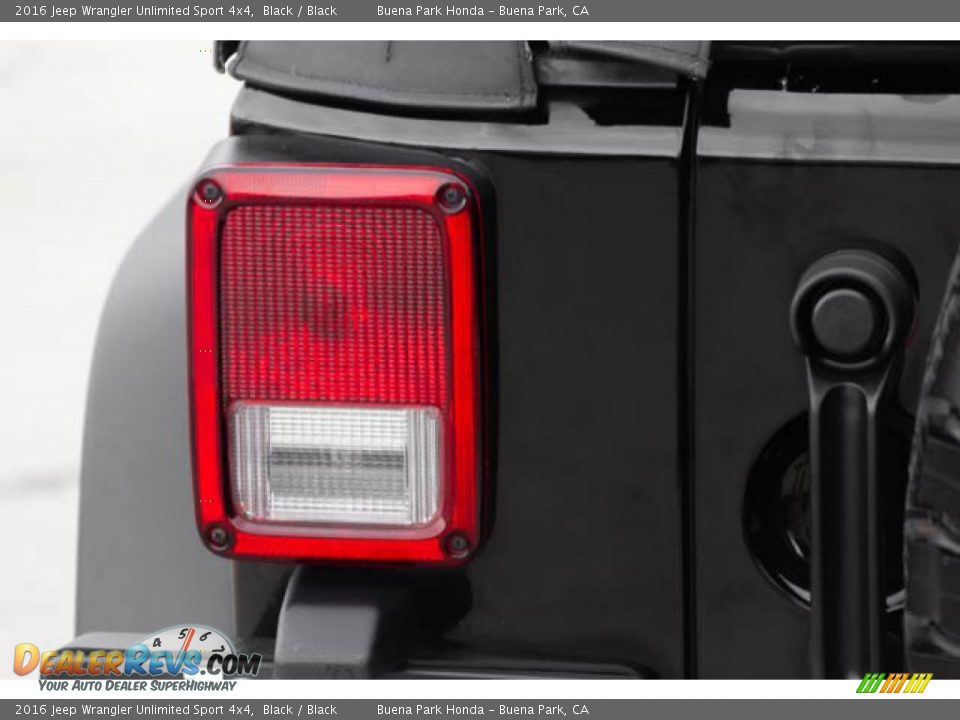 2016 Jeep Wrangler Unlimited Sport 4x4 Black / Black Photo #10