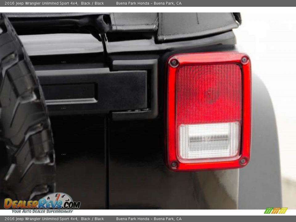 2016 Jeep Wrangler Unlimited Sport 4x4 Black / Black Photo #11