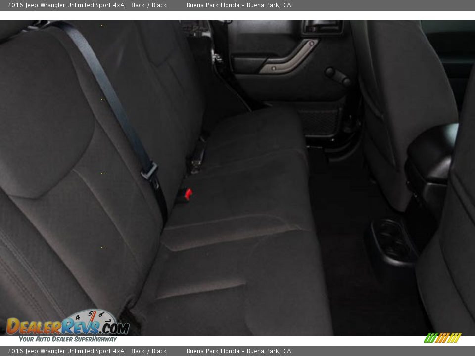 2016 Jeep Wrangler Unlimited Sport 4x4 Black / Black Photo #19