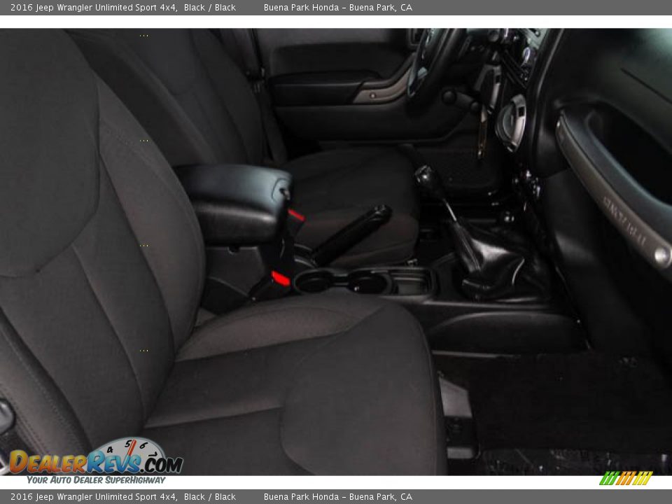 2016 Jeep Wrangler Unlimited Sport 4x4 Black / Black Photo #21