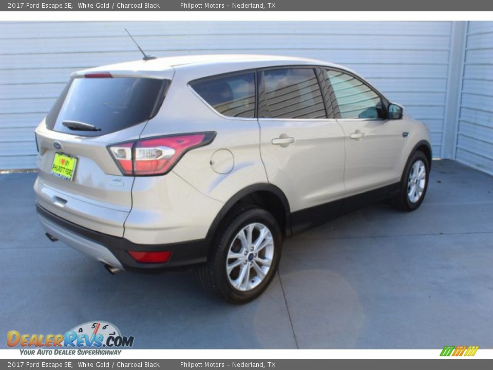 2017 Ford Escape SE White Gold / Charcoal Black Photo #9