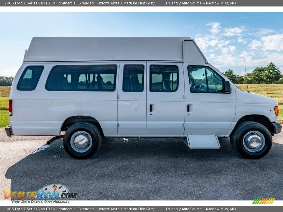 2006 Ford E Series Van E350 Commercial Extended Oxford White / Medium Flint Grey Photo #2
