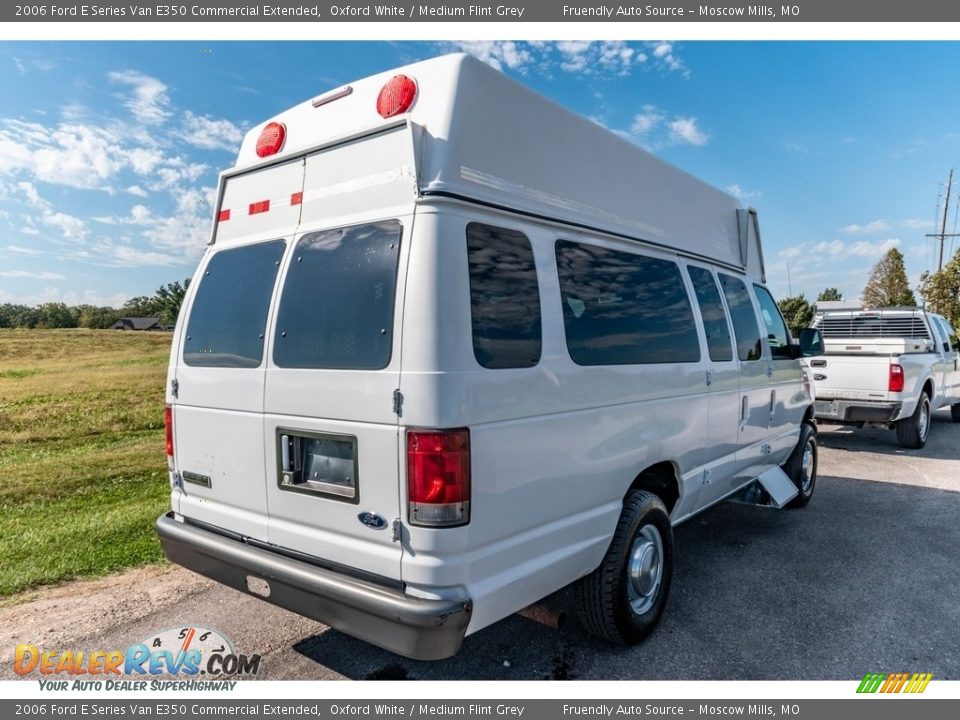 2006 Ford E Series Van E350 Commercial Extended Oxford White / Medium Flint Grey Photo #12