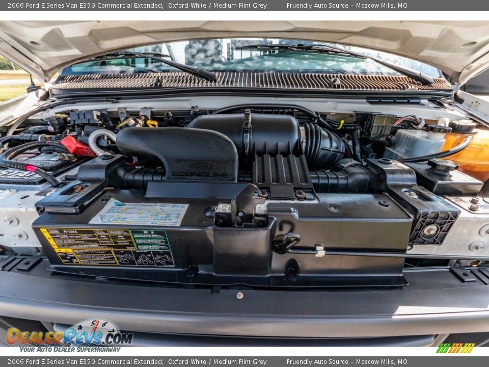 2006 Ford E Series Van E350 Commercial Extended Oxford White / Medium Flint Grey Photo #22