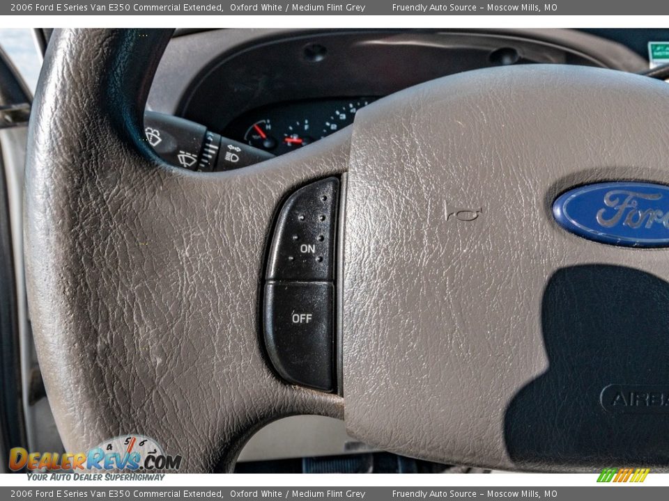 2006 Ford E Series Van E350 Commercial Extended Oxford White / Medium Flint Grey Photo #30