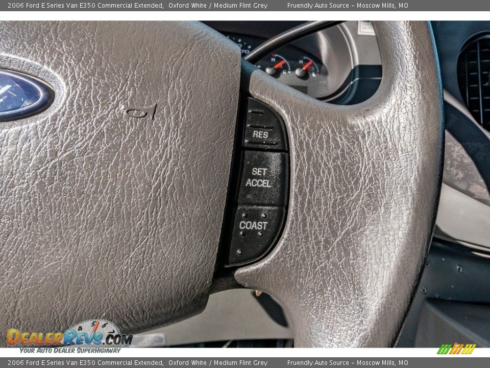 2006 Ford E Series Van E350 Commercial Extended Oxford White / Medium Flint Grey Photo #31