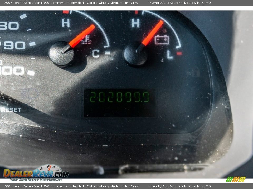 2006 Ford E Series Van E350 Commercial Extended Oxford White / Medium Flint Grey Photo #33