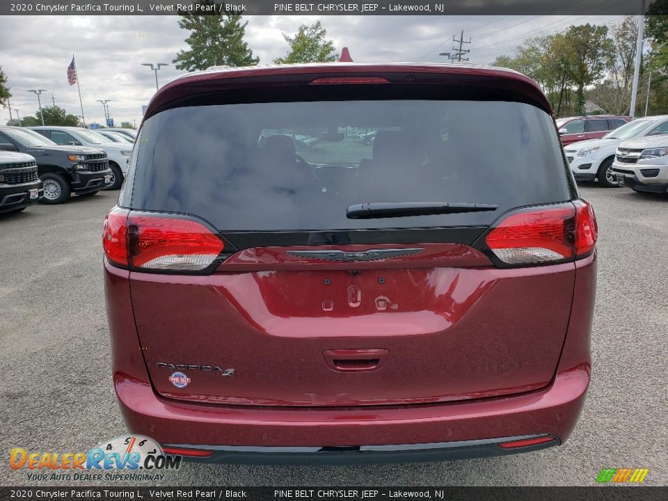 2020 Chrysler Pacifica Touring L Velvet Red Pearl / Black Photo #5