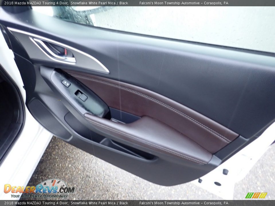 2018 Mazda MAZDA3 Touring 4 Door Snowflake White Pearl Mica / Black Photo #12