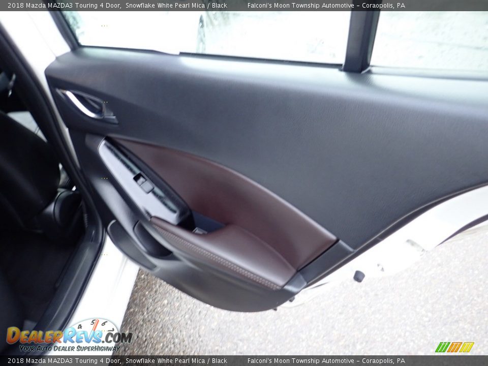 2018 Mazda MAZDA3 Touring 4 Door Snowflake White Pearl Mica / Black Photo #14