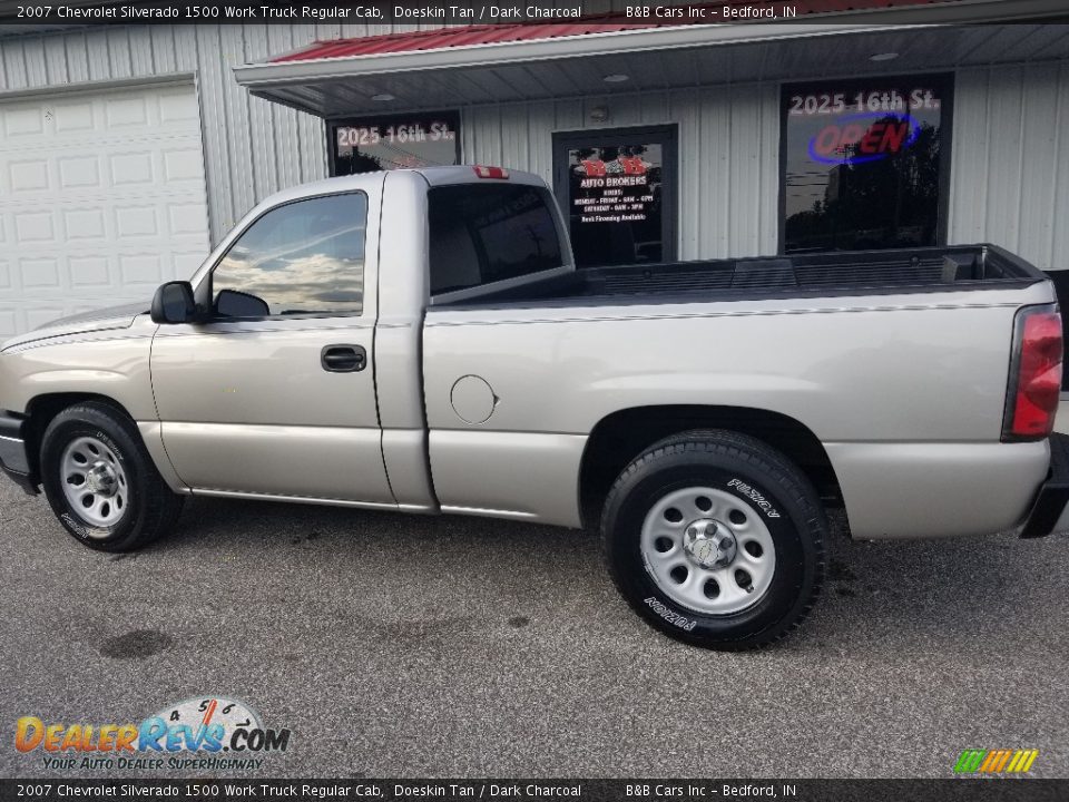 2007 Chevrolet Silverado 1500 Work Truck Regular Cab Doeskin Tan / Dark Charcoal Photo #3