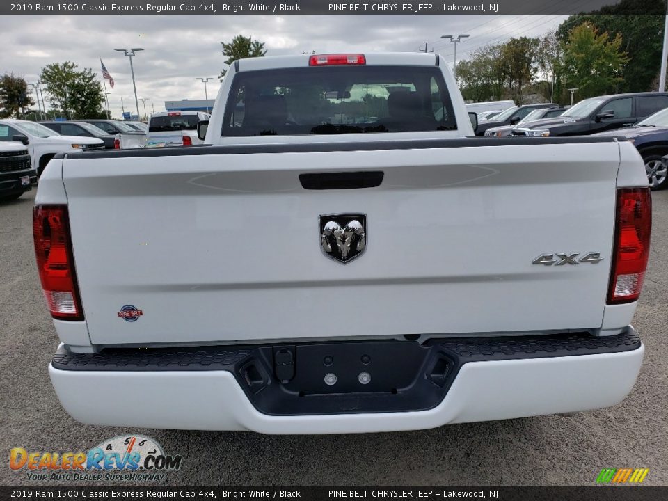 2019 Ram 1500 Classic Express Regular Cab 4x4 Bright White / Black Photo #5