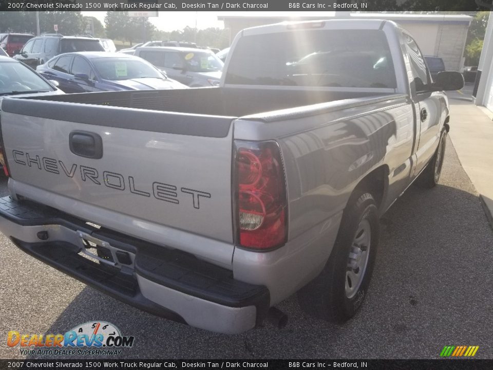 2007 Chevrolet Silverado 1500 Work Truck Regular Cab Doeskin Tan / Dark Charcoal Photo #24