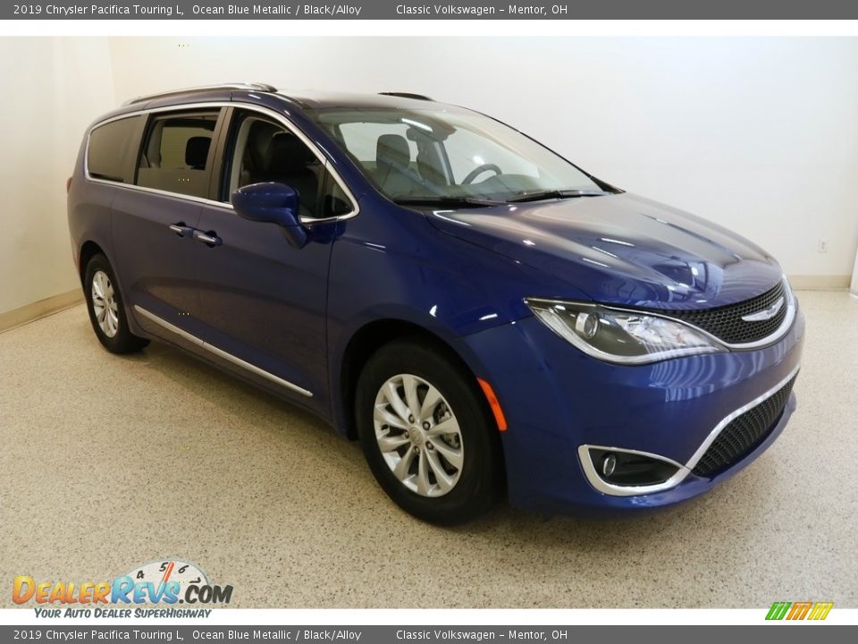 2019 Chrysler Pacifica Touring L Ocean Blue Metallic / Black/Alloy Photo #1
