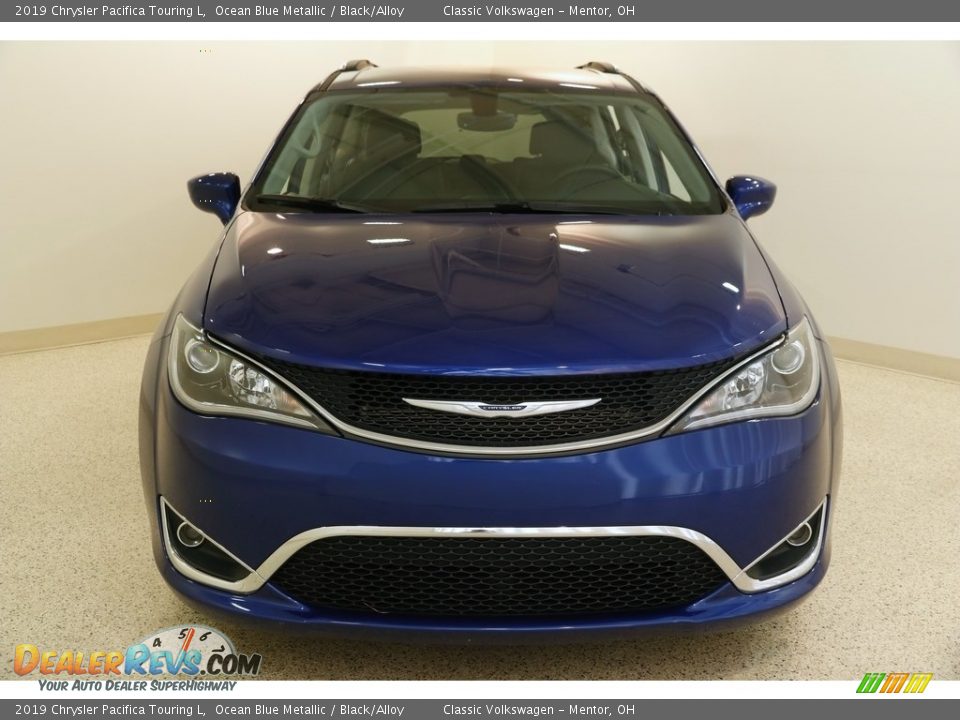2019 Chrysler Pacifica Touring L Ocean Blue Metallic / Black/Alloy Photo #2