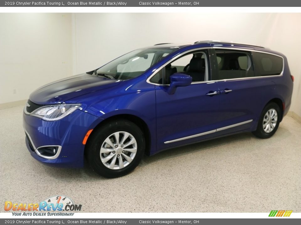 2019 Chrysler Pacifica Touring L Ocean Blue Metallic / Black/Alloy Photo #3