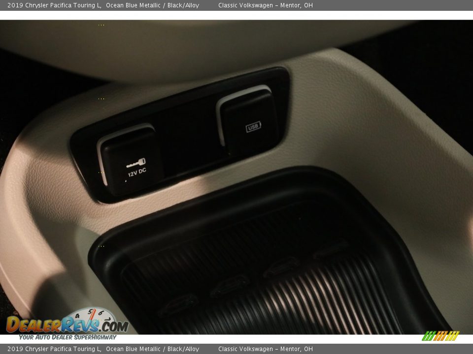 2019 Chrysler Pacifica Touring L Ocean Blue Metallic / Black/Alloy Photo #19