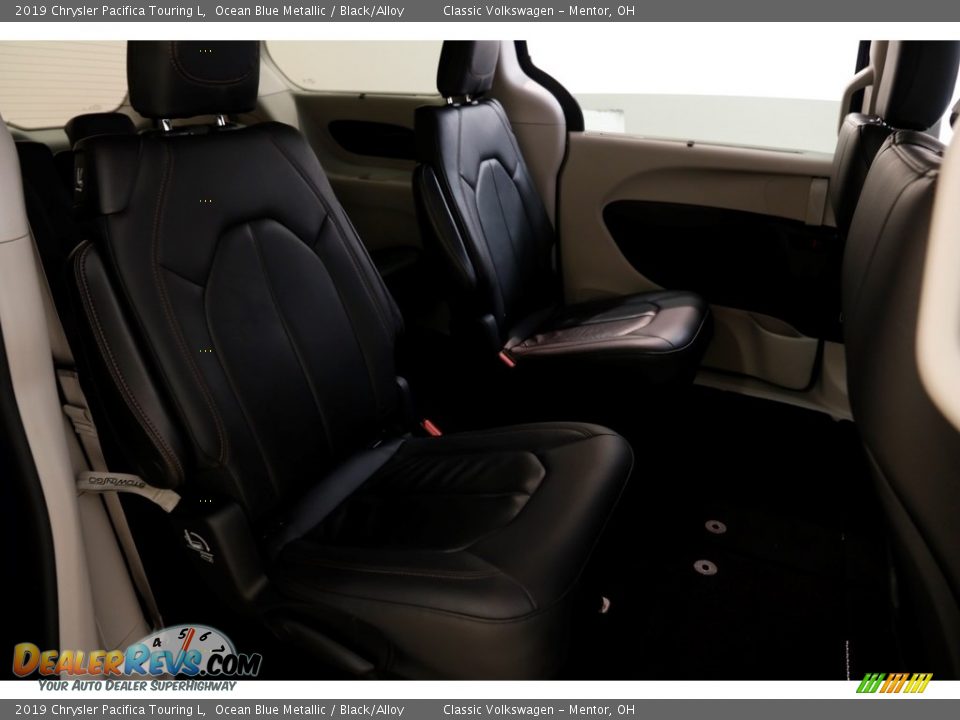 2019 Chrysler Pacifica Touring L Ocean Blue Metallic / Black/Alloy Photo #22