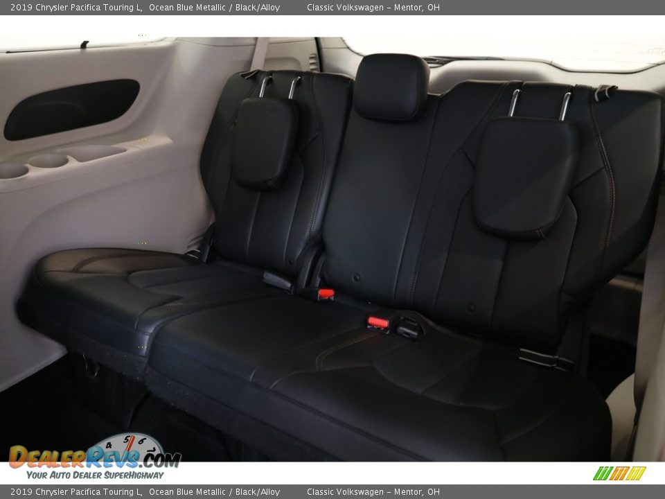 2019 Chrysler Pacifica Touring L Ocean Blue Metallic / Black/Alloy Photo #24