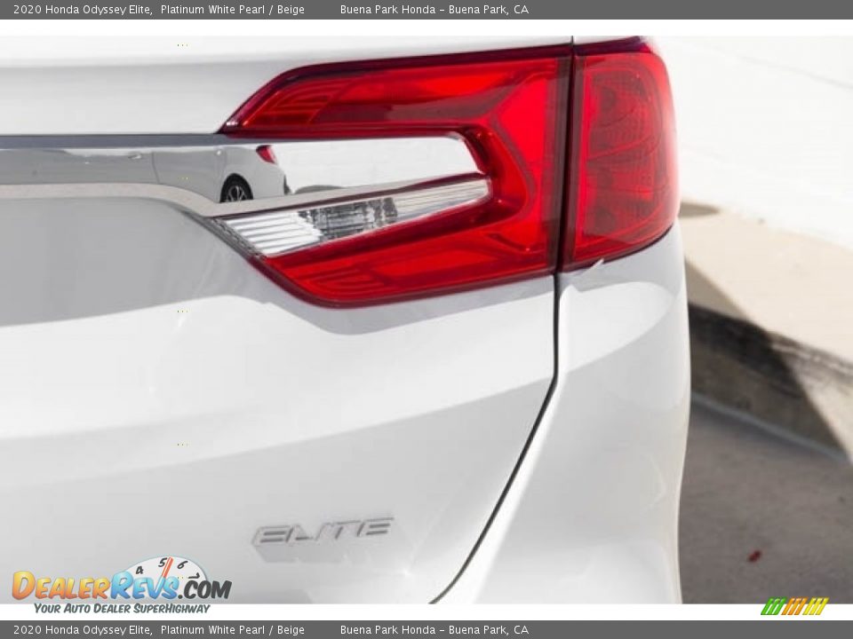 2020 Honda Odyssey Elite Platinum White Pearl / Beige Photo #7