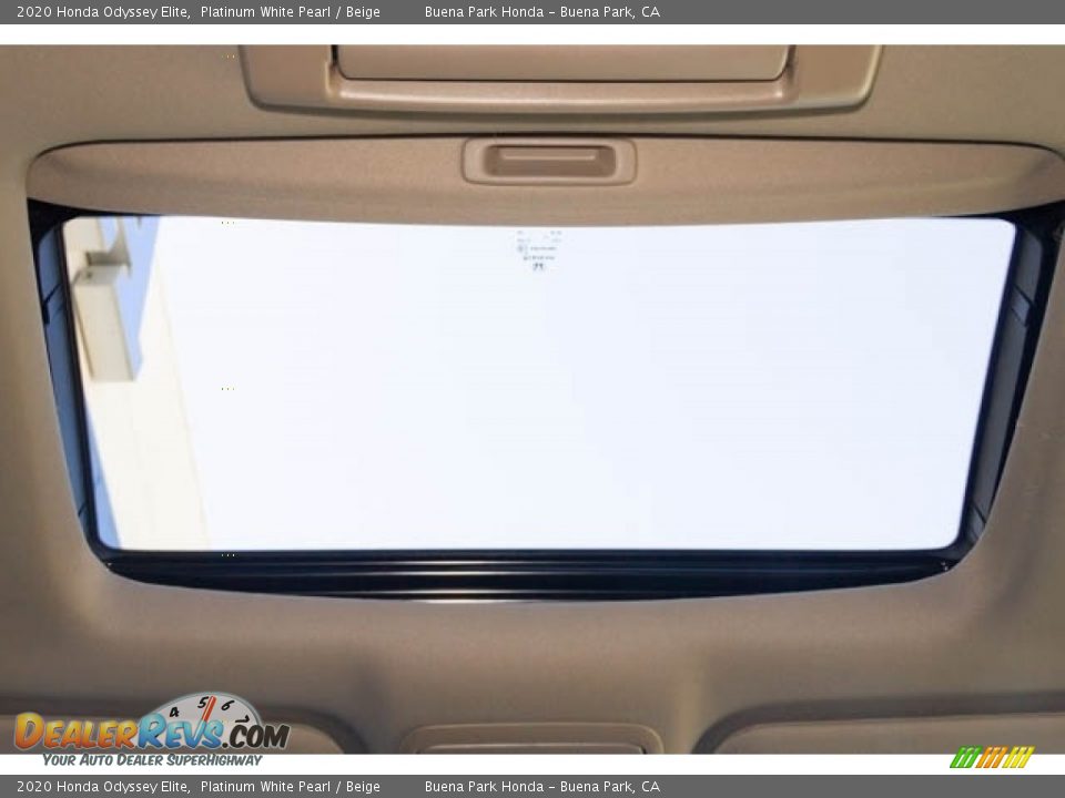 2020 Honda Odyssey Elite Platinum White Pearl / Beige Photo #24