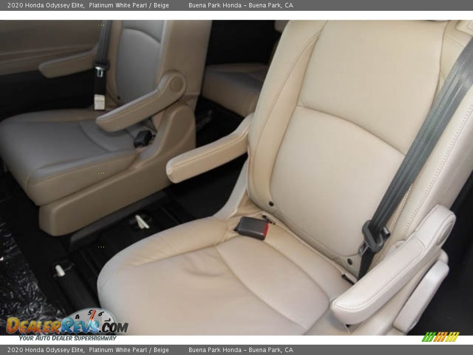 2020 Honda Odyssey Elite Platinum White Pearl / Beige Photo #27
