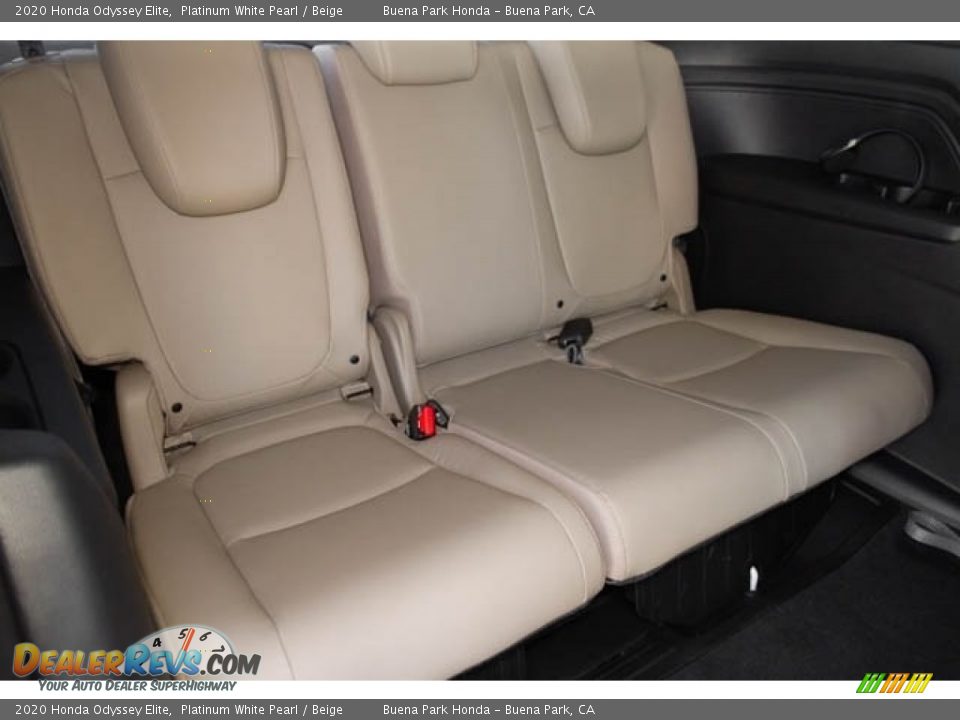 2020 Honda Odyssey Elite Platinum White Pearl / Beige Photo #30