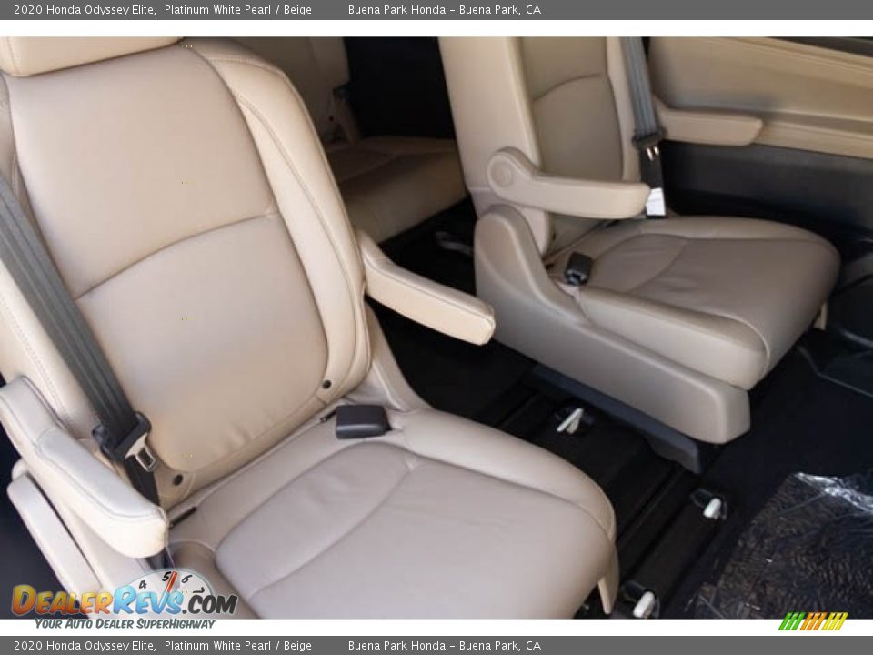 2020 Honda Odyssey Elite Platinum White Pearl / Beige Photo #33