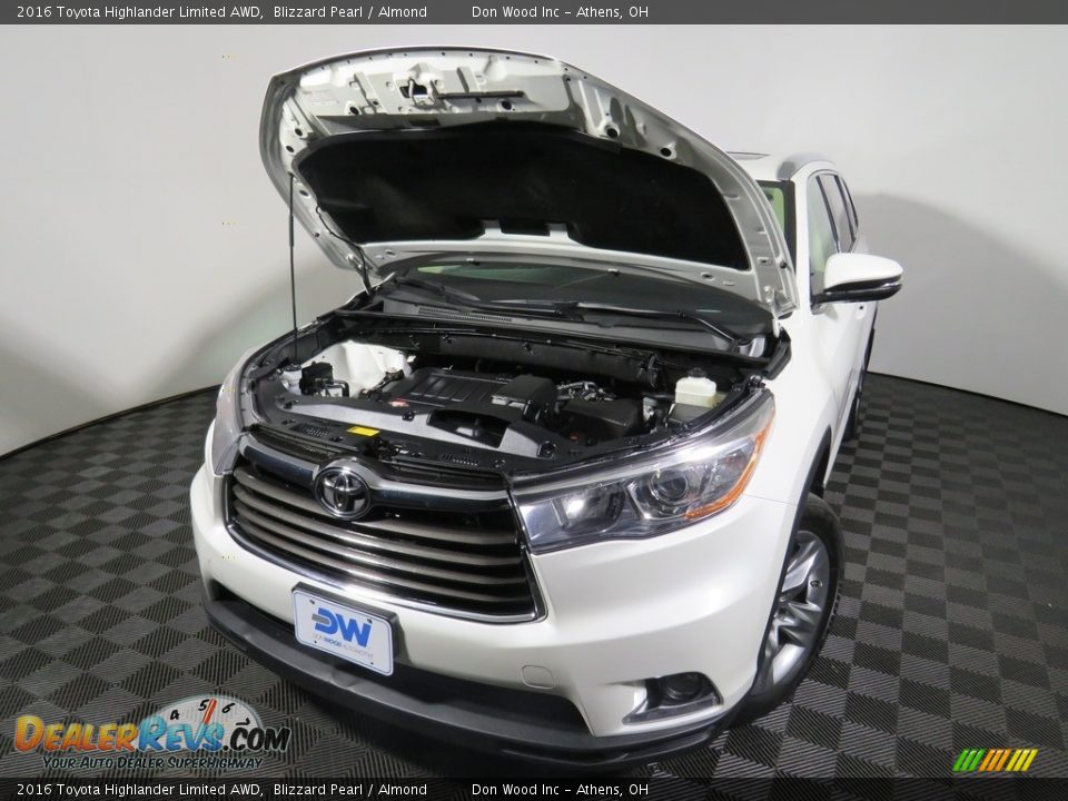 2016 Toyota Highlander Limited AWD Blizzard Pearl / Almond Photo #4