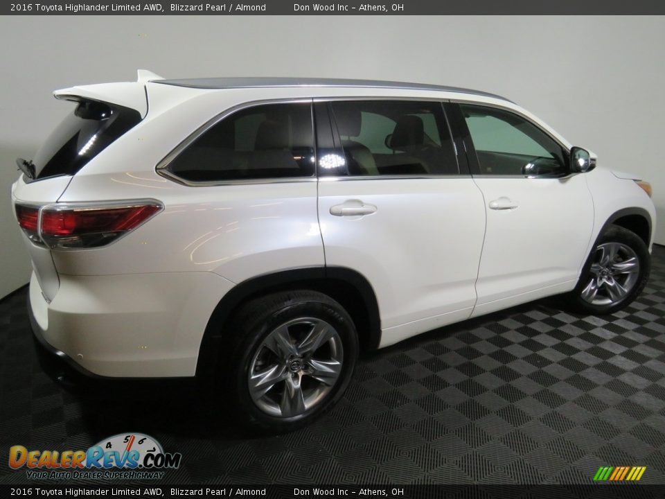 2016 Toyota Highlander Limited AWD Blizzard Pearl / Almond Photo #16