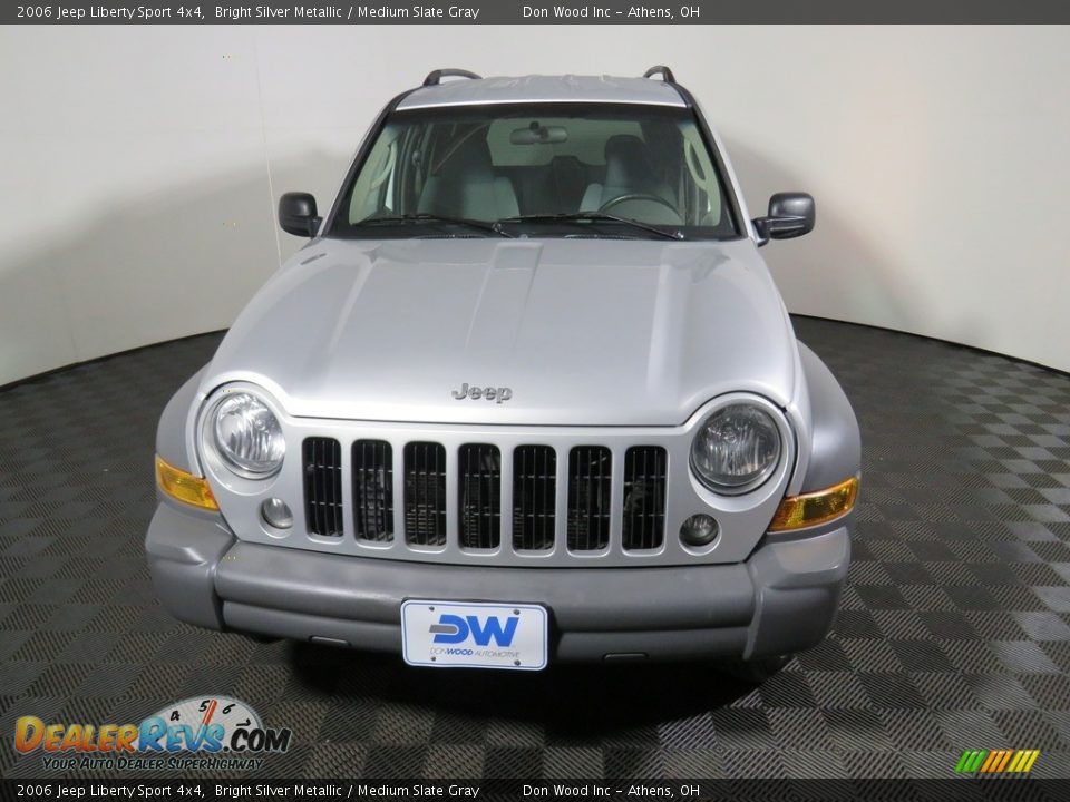 2006 Jeep Liberty Sport 4x4 Bright Silver Metallic / Medium Slate Gray Photo #2