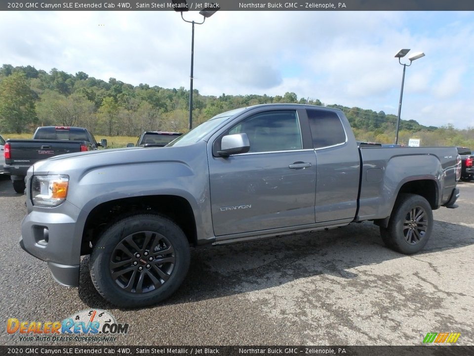 Front 3/4 View of 2020 GMC Canyon SLE Extended Cab 4WD Photo #1