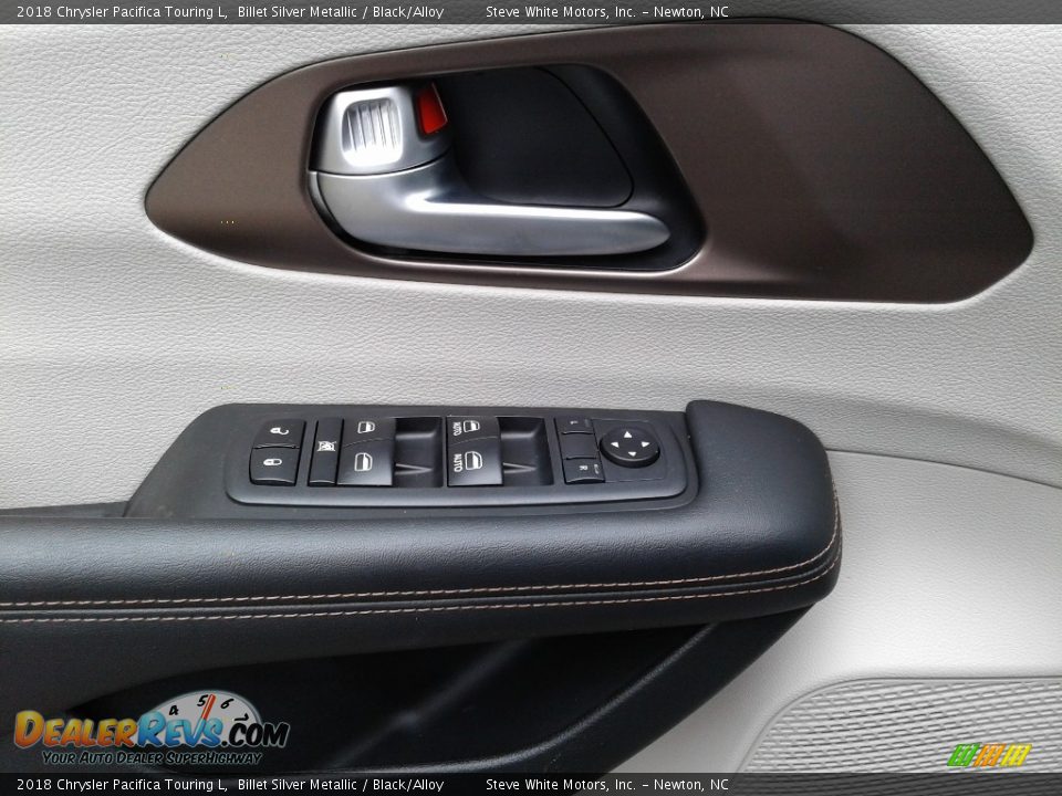 2018 Chrysler Pacifica Touring L Billet Silver Metallic / Black/Alloy Photo #9
