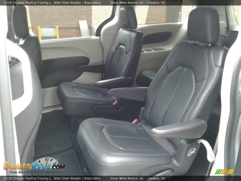 2018 Chrysler Pacifica Touring L Billet Silver Metallic / Black/Alloy Photo #11