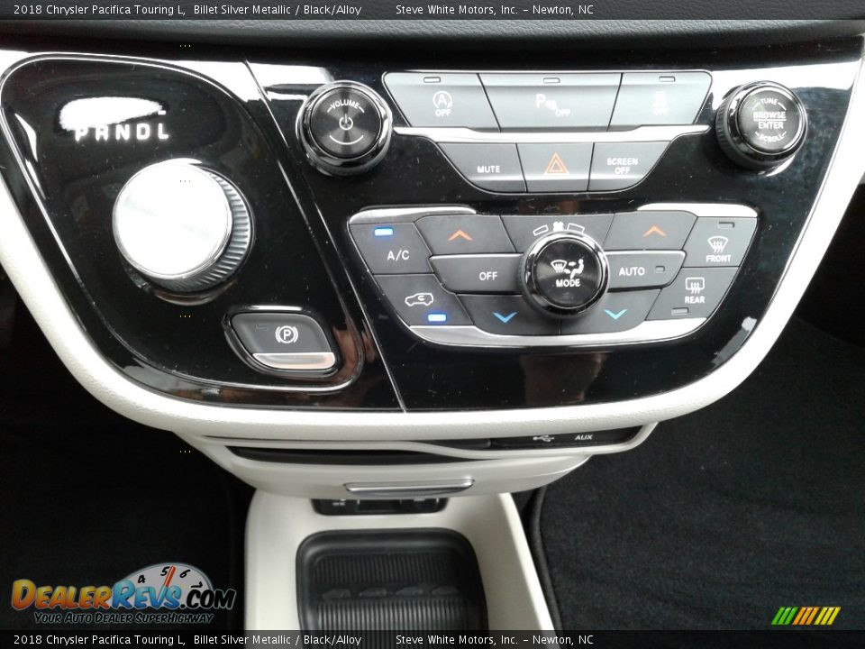 2018 Chrysler Pacifica Touring L Billet Silver Metallic / Black/Alloy Photo #31
