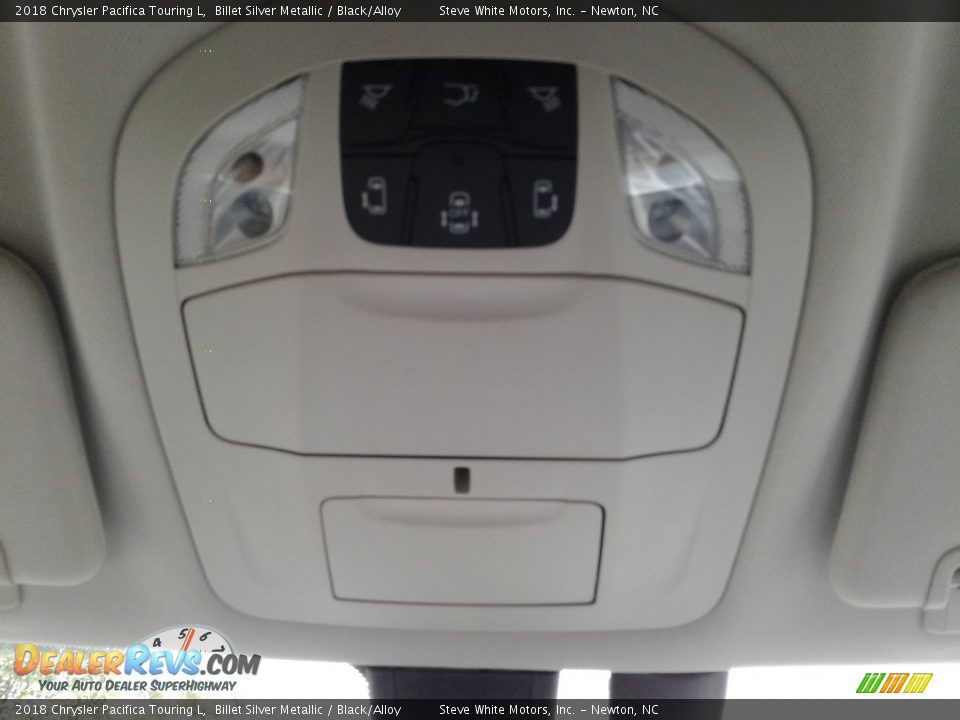 2018 Chrysler Pacifica Touring L Billet Silver Metallic / Black/Alloy Photo #33