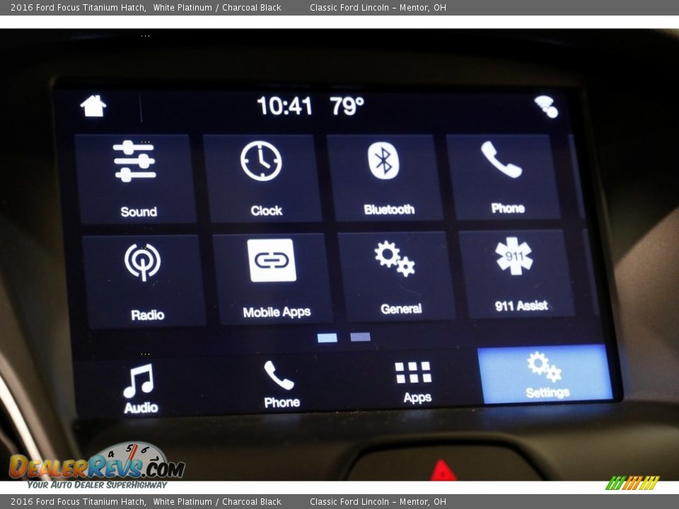 2016 Ford Focus Titanium Hatch White Platinum / Charcoal Black Photo #12