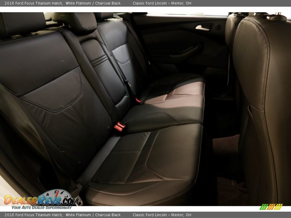 2016 Ford Focus Titanium Hatch White Platinum / Charcoal Black Photo #16