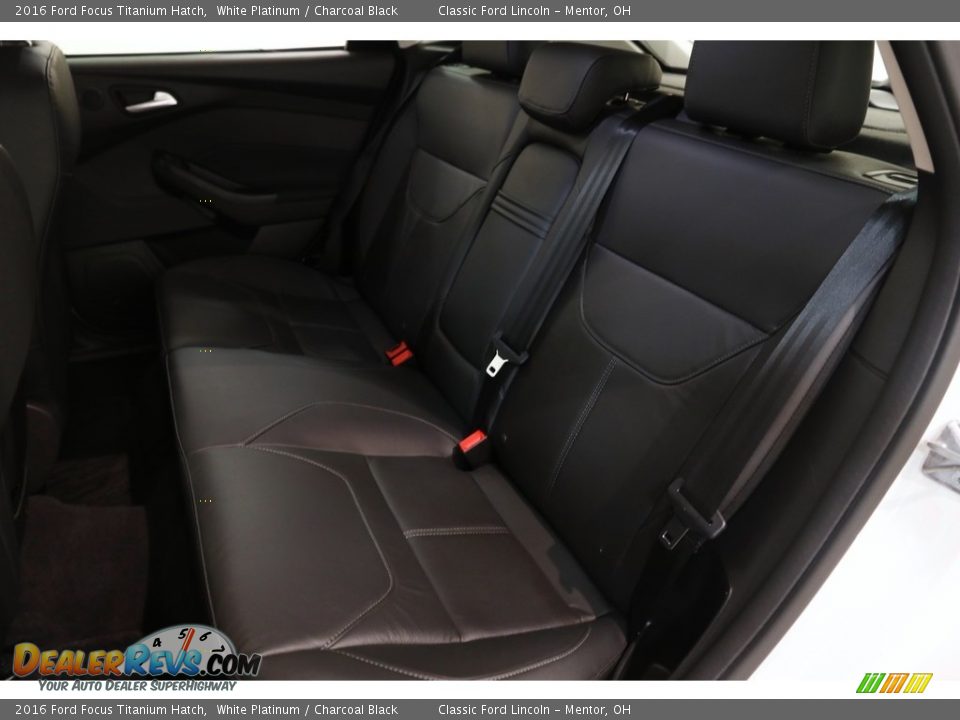 2016 Ford Focus Titanium Hatch White Platinum / Charcoal Black Photo #17