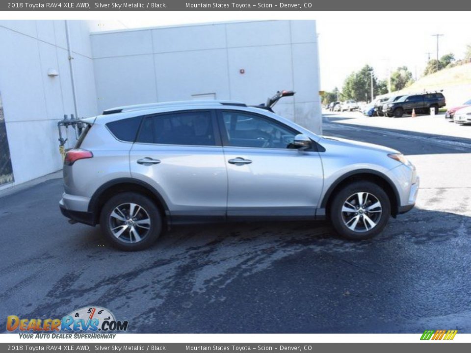 2018 Toyota RAV4 XLE AWD Silver Sky Metallic / Black Photo #7