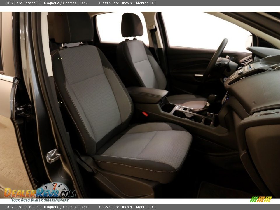 2017 Ford Escape SE Magnetic / Charcoal Black Photo #15