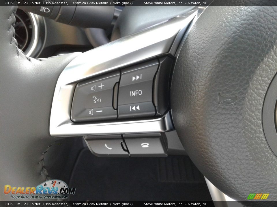 2019 Fiat 124 Spider Lusso Roadster Steering Wheel Photo #14