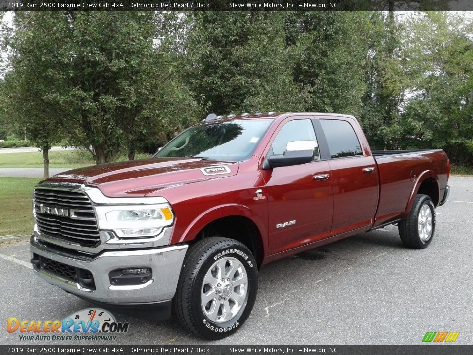 Front 3/4 View of 2019 Ram 2500 Laramie Crew Cab 4x4 Photo #2