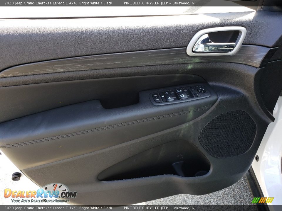 2020 Jeep Grand Cherokee Laredo E 4x4 Bright White / Black Photo #8