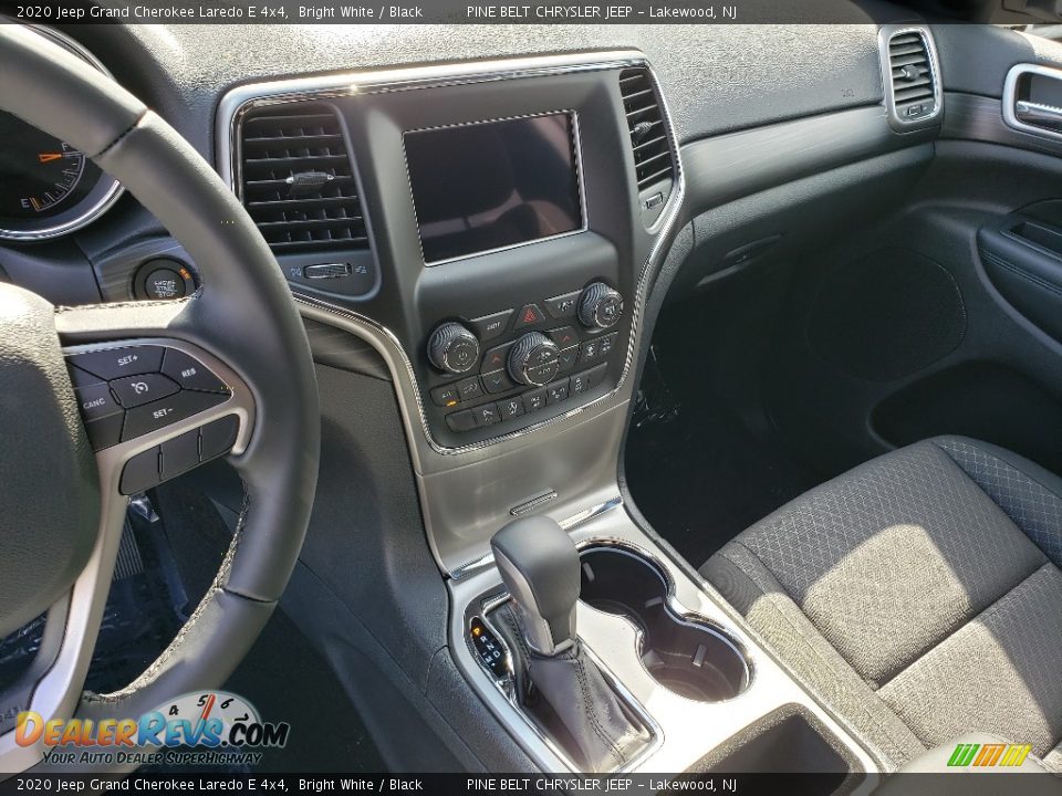 2020 Jeep Grand Cherokee Laredo E 4x4 Bright White / Black Photo #10