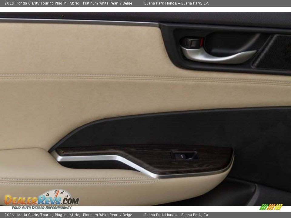 2019 Honda Clarity Touring Plug In Hybrid Platinum White Pearl / Beige Photo #29